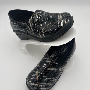 Stylish Black and White‎ Loafers by